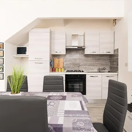 Holiday home Sunny House *